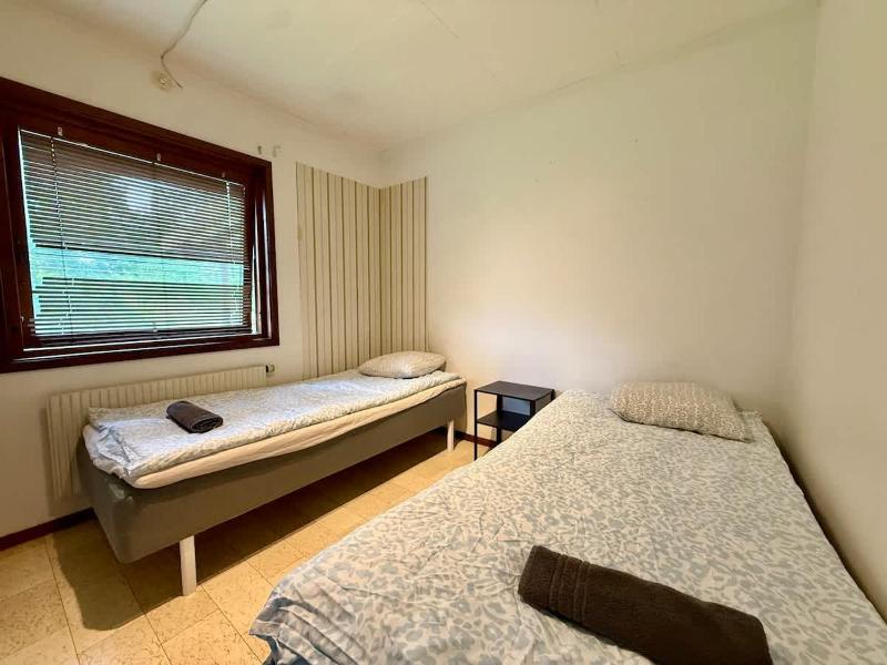 3 Bedroom Workers Villa Near For 6 People Near Volvo With Free Parking - image 16