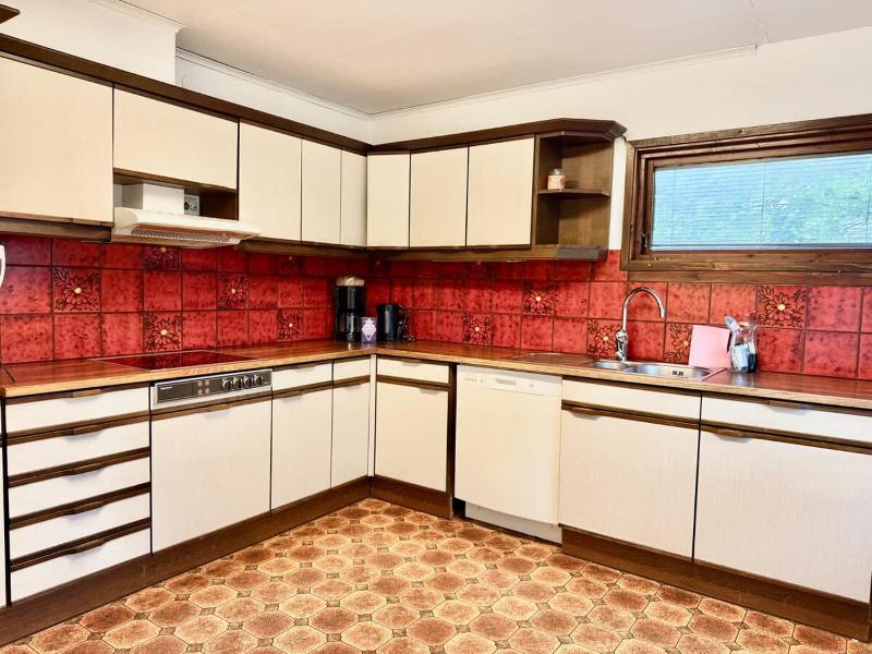 3 Bedroom Workers Villa Near For 6 People Near Volvo With Free Parking - image 11