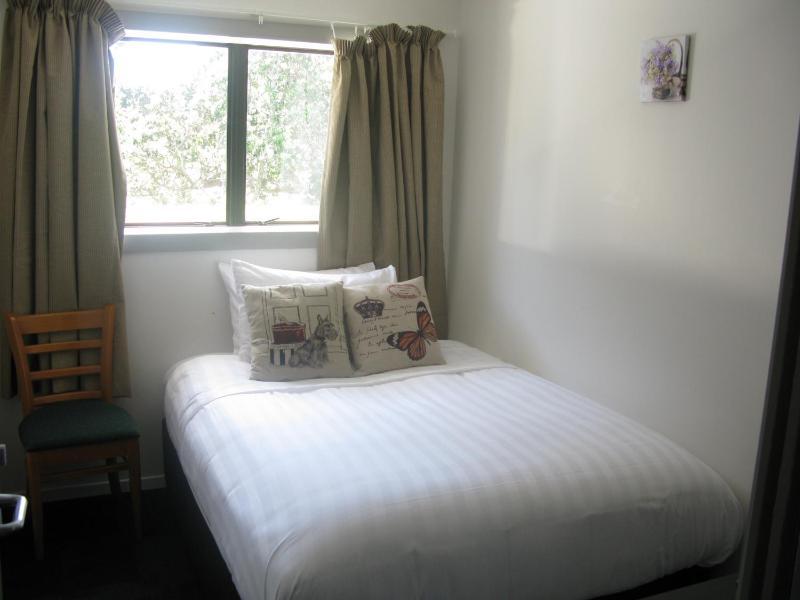 Greenlane Motel - image 6
