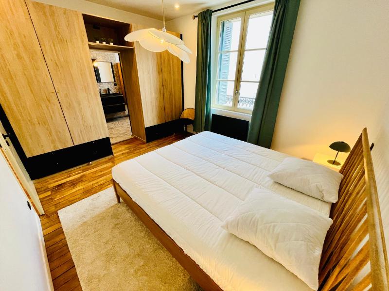 Le BIG duplex hypercentre 4 chambres spacieux - image 34