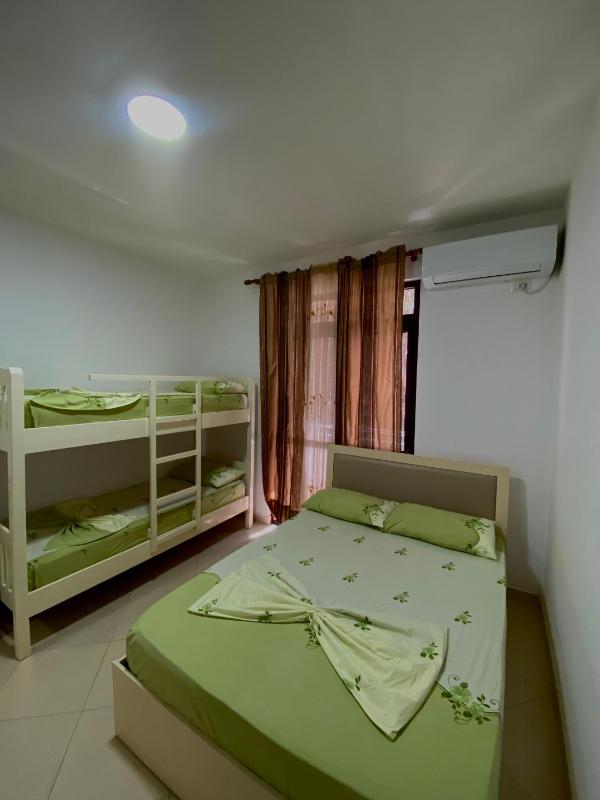 Hotel Ylberi - image 12