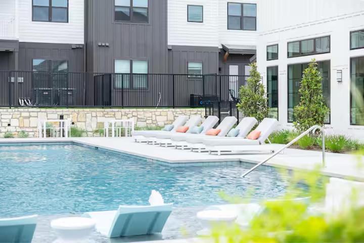 Luxury 1bedroom 1Bath Cozy Getaway - image 5