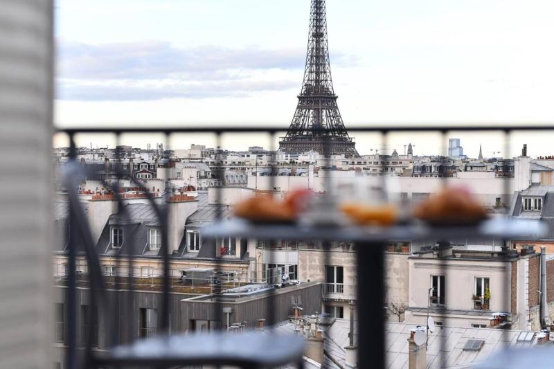 Eiffel Tower View 1BR Newly Renovated and Elegant - image 8