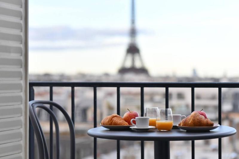 Eiffel Tower View 1BR Newly Renovated and Elegant - image 10