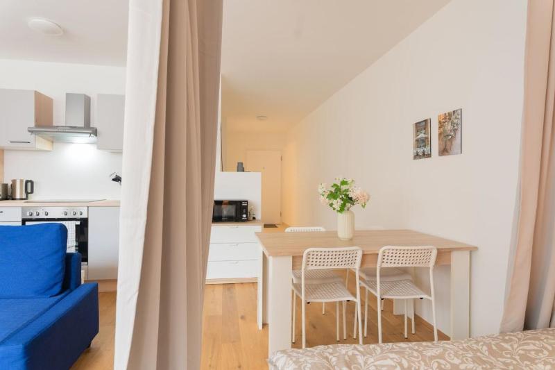 Deluxe Penthouse 2-floors with Private Terrace near Prater and Center - image 4