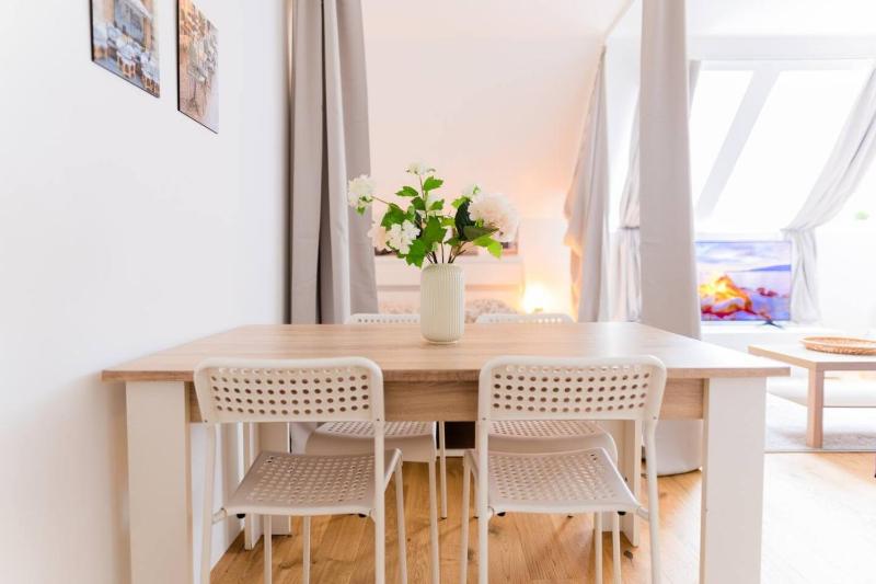 Deluxe Penthouse 2-floors with Private Terrace near Prater and Center - image 11