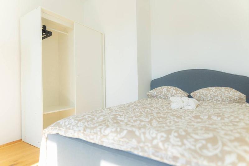 Luxury Penthouse 2-floors with Private Terrace near Prater and Center. - image 8