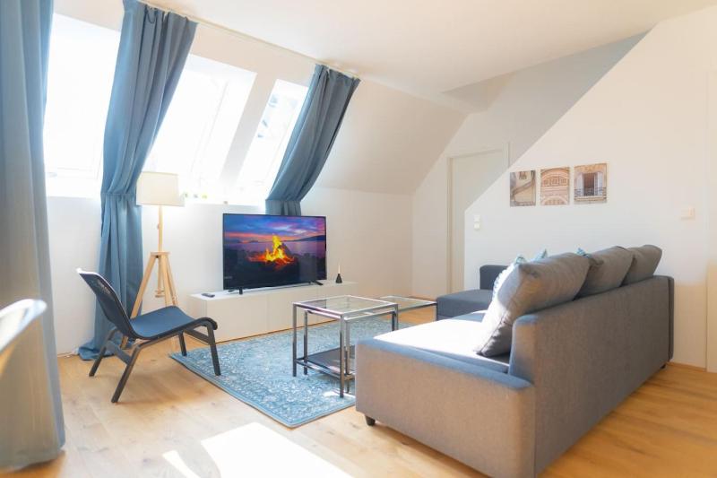 Luxury Penthouse 2-floors with Private Terrace near Prater and Center. - image 16