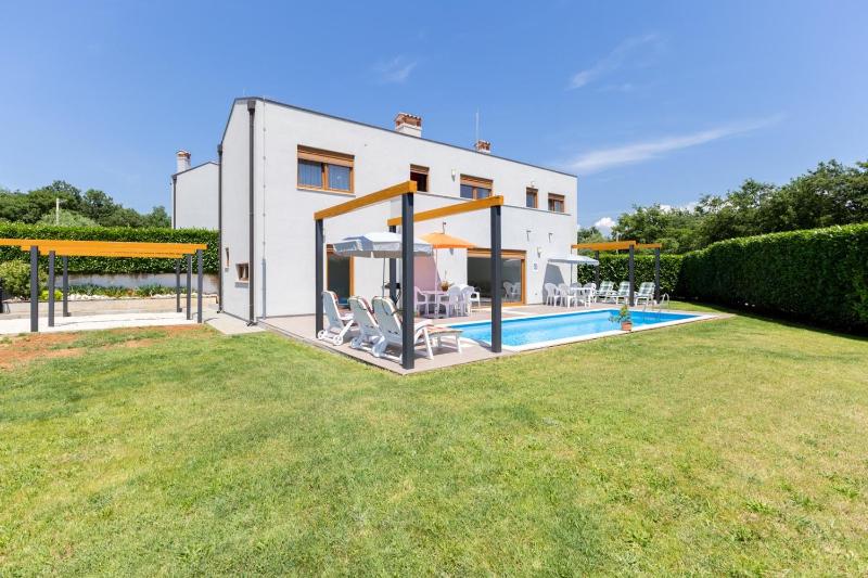 Holiday House Irina F - Pool Private - image 2