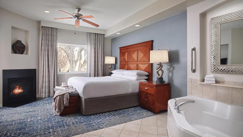 Sheraton Desert Oasis Resort Two-Bedroom - image 20