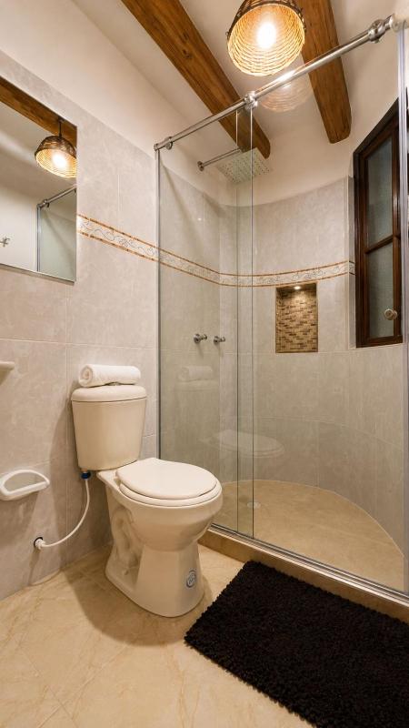 Cabaña familiar con 2 dormitorios y baños privados - image 23