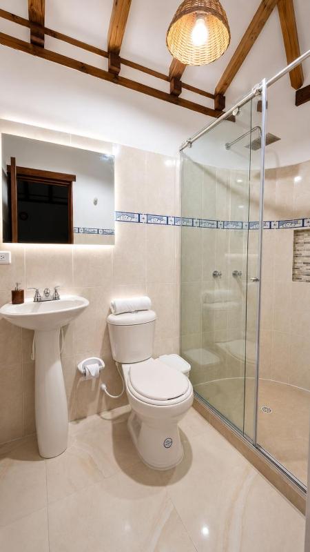 Cabaña familiar con 2 dormitorios y baños privados - image 27