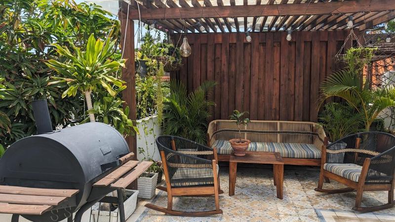 Walled City 2-bedroom 2-bath Apartment with Patio - image 3