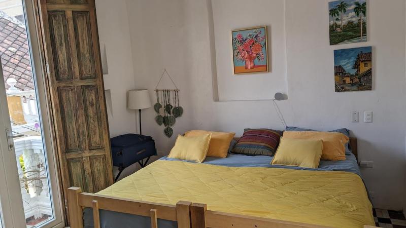 Walled City 2-bedroom 2-bath Apartment with Patio - image 7