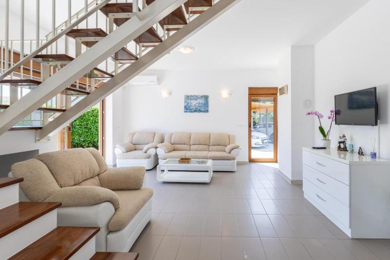 Holiday House Irina G - Pool Private - image 10
