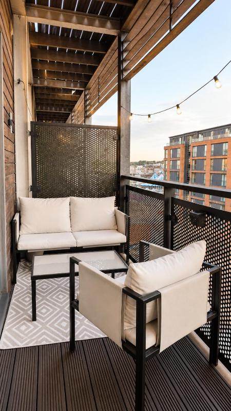 Modern City Centre Flat | Balcony & Free Parking - image 15
