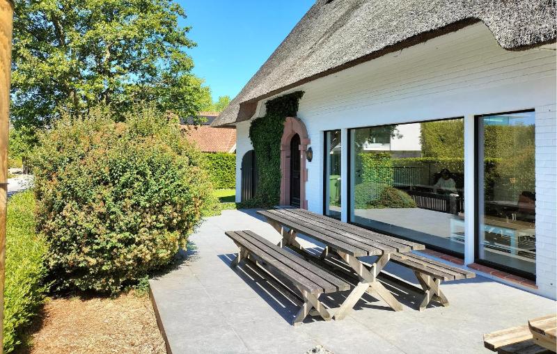 Stunning Home In Oostduinkerke With Wifi - image 9