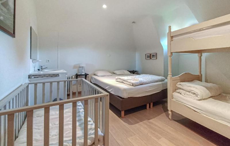 Stunning Home In Oostduinkerke With Wifi - image 8