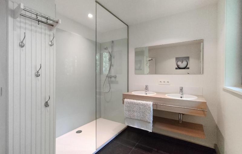Stunning Home In Oostduinkerke With Wifi - image 5