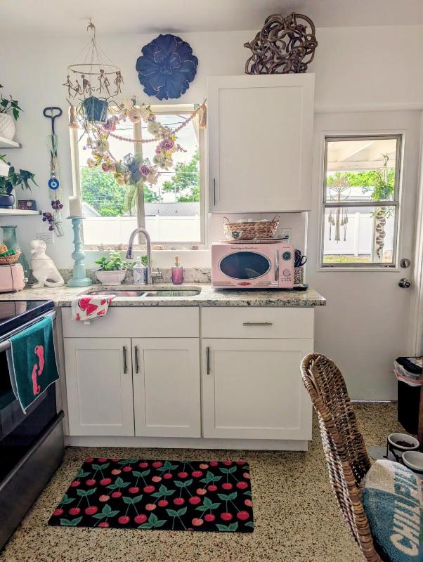 Artsy abode at Siesta key - image 6