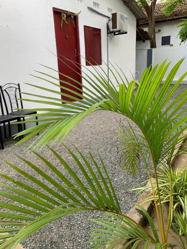 Lathu - zen Stay Hotal - image 9