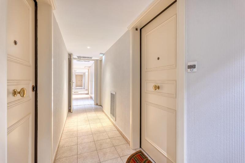Garden View Daturas with Balcony - Happy Rentals - image 19
