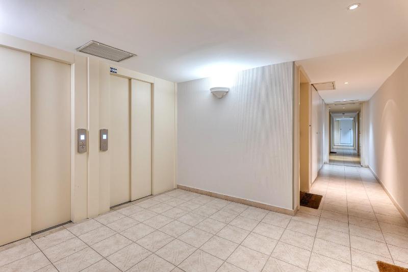 Garden View Daturas with Balcony - Happy Rentals - image 12