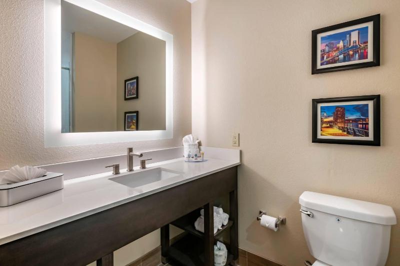 Comfort Inn & Suites Jacksonville - Orange Park Near Naval Air Station - image 12