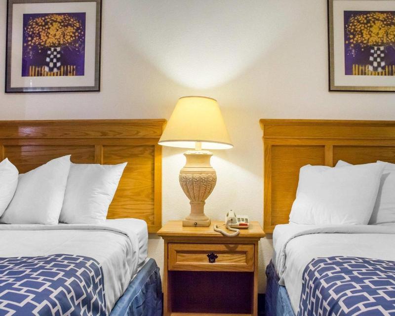 Rodeway Inn Old Town Scottsdale - image 13