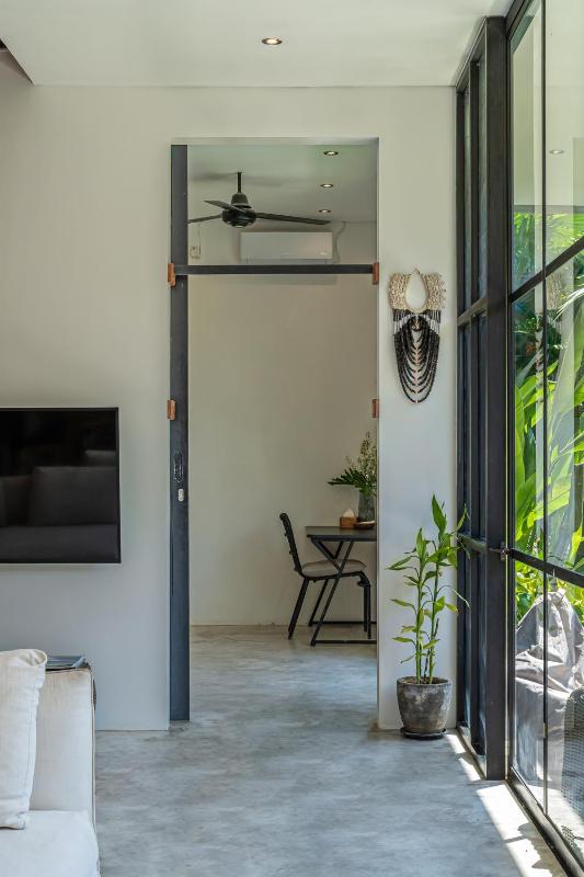 The Jungalow - 2BR Berawa Villa Near Beach Café del Mar & Padel - image 26