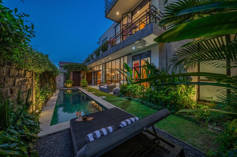 The Jungalow - 2BR Berawa Villa Near Beach Café del Mar & Padel - image 42