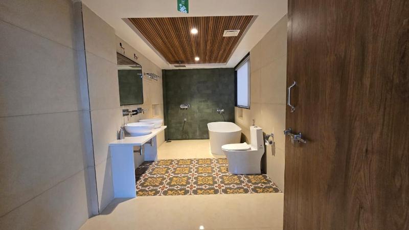 Vidhi Villa - The Luxurious Glass House with Valley View -Swimming pool- AC - image 2