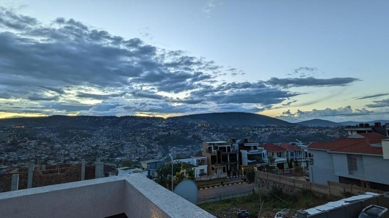 Cozy one bedroom Rebero Apartment with City Views - image 8