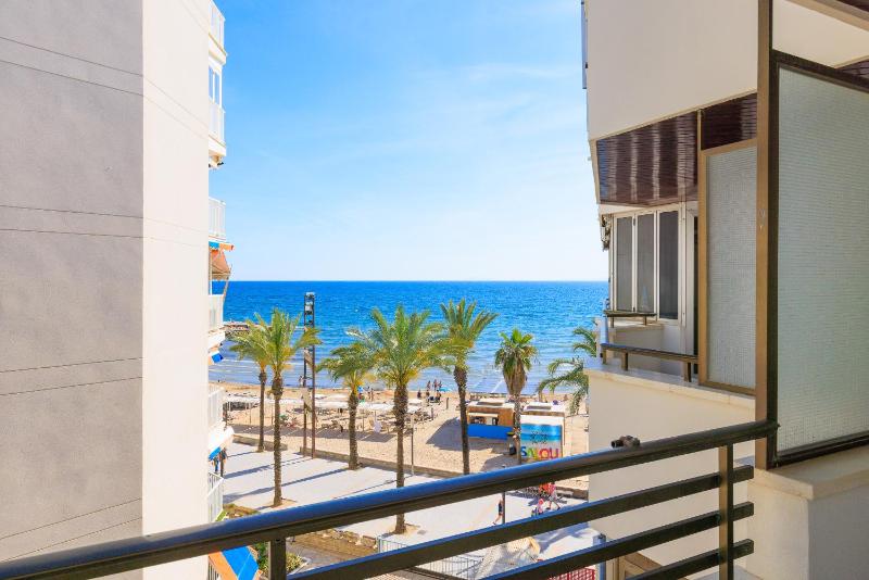Capote Family Beachfront Rentalmar - image 10