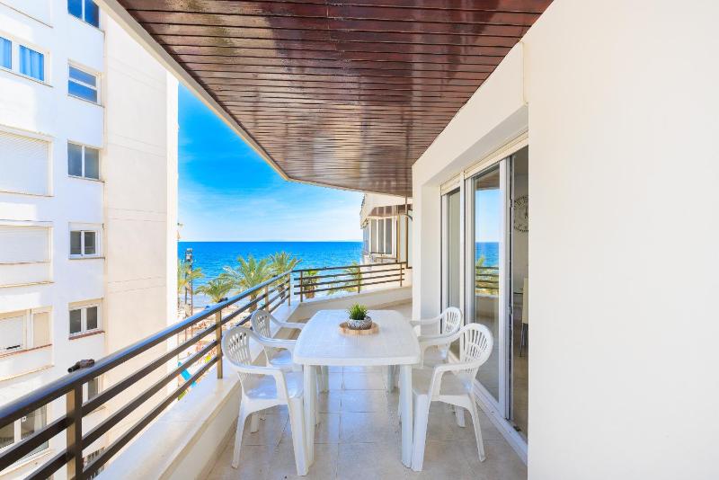 Capote Family Beachfront Rentalmar - image 1