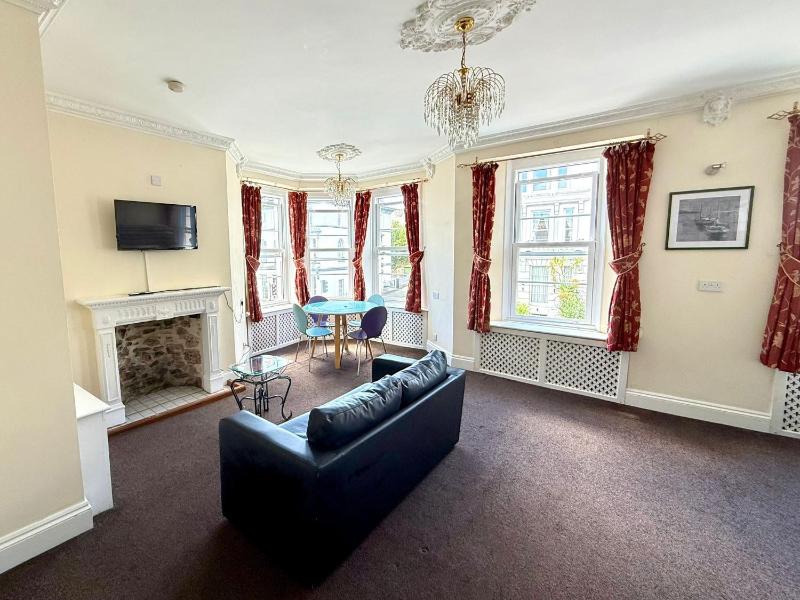 Belgravia Holiday Apartments - image 23