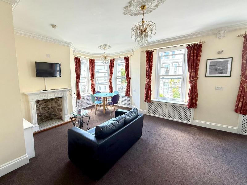 Belgravia Holiday Apartments - image 12