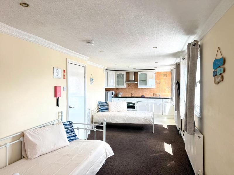 Belgravia Holiday Apartments - image 11