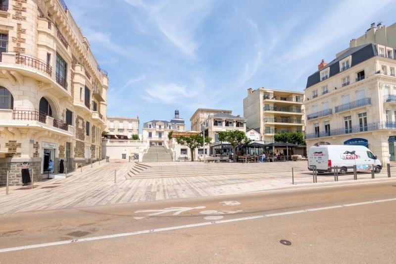 Centrally located apartment 50m from the beach - image 6