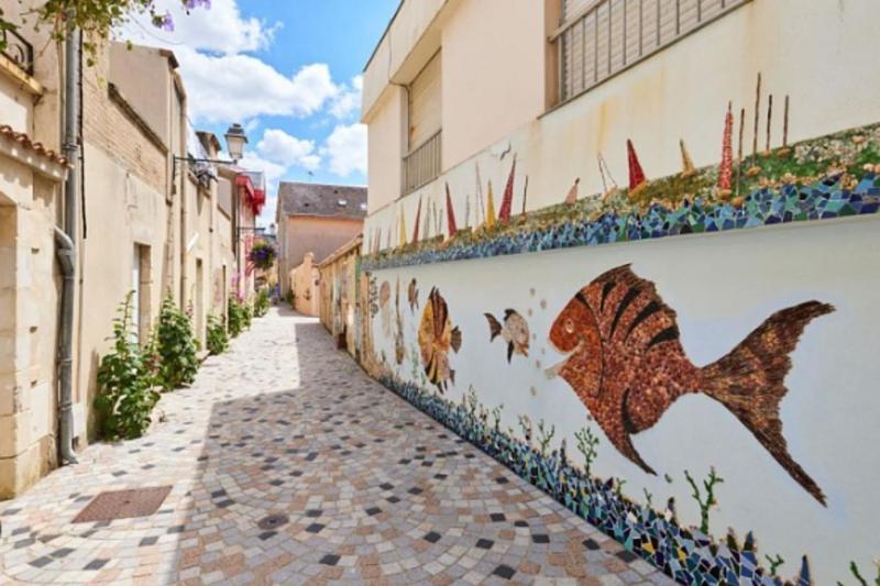 Centrally located apartment 50m from the beach - image 14