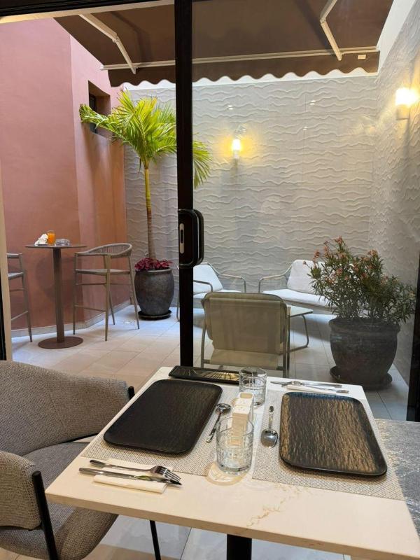Kadiss Hotel - image 2