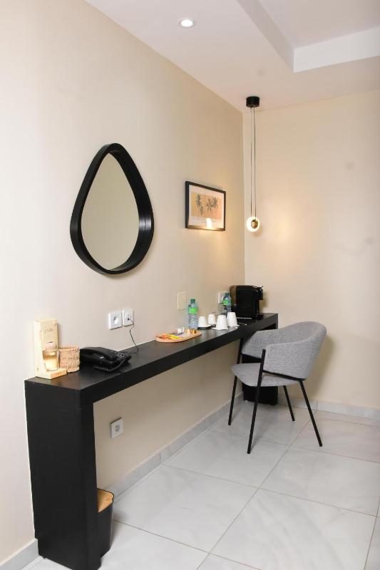 Kadiss Hotel - image 4