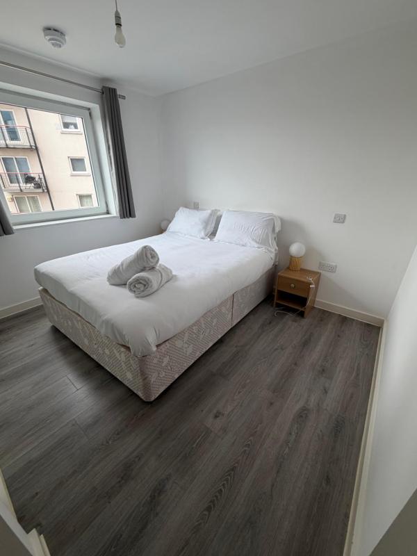 Gunwharf Quays Harbour Apartments - image 38
