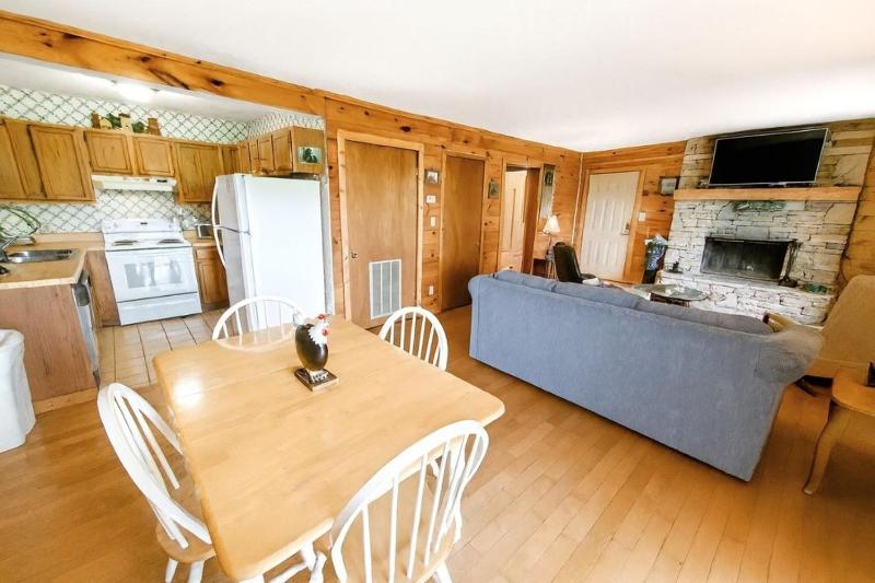 Mountain Ridge chalet - image 18