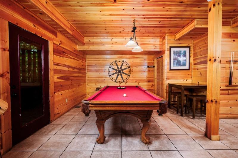 Black Beary Lodge・Hot Tub・Pool Table・Community Pool・Arcade - image 27