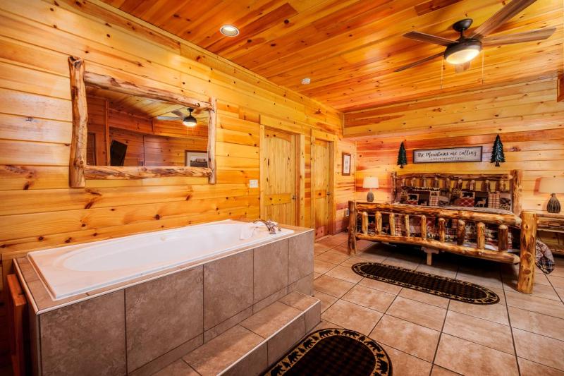 Black Beary Lodge・Hot Tub・Pool Table・Community Pool・Arcade - image 41
