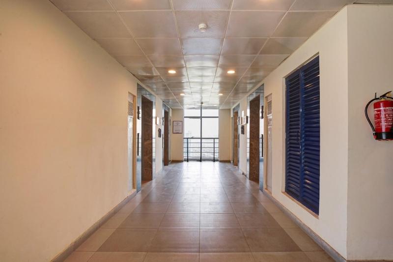 luxe Apartment - image 7