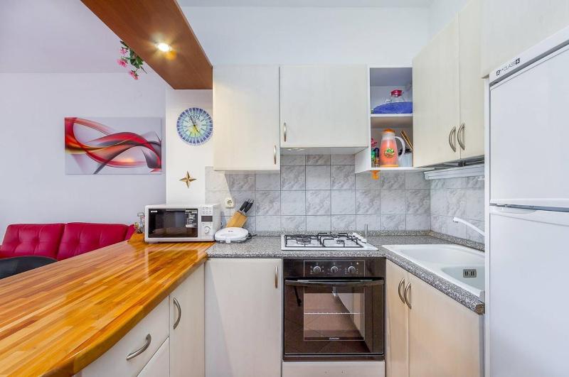 Apartment image 3