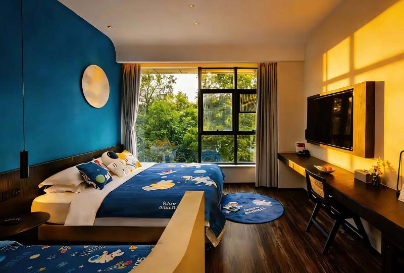 M Hotel - image 12