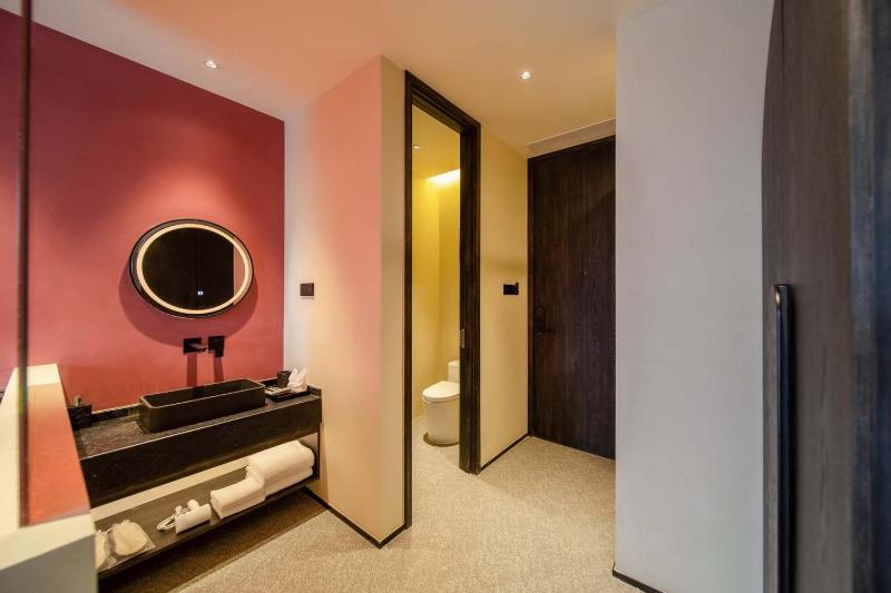 M Hotel - image 11